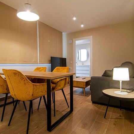 מאלגה Apartamentos 1 Abril מראה חיצוני תמונה