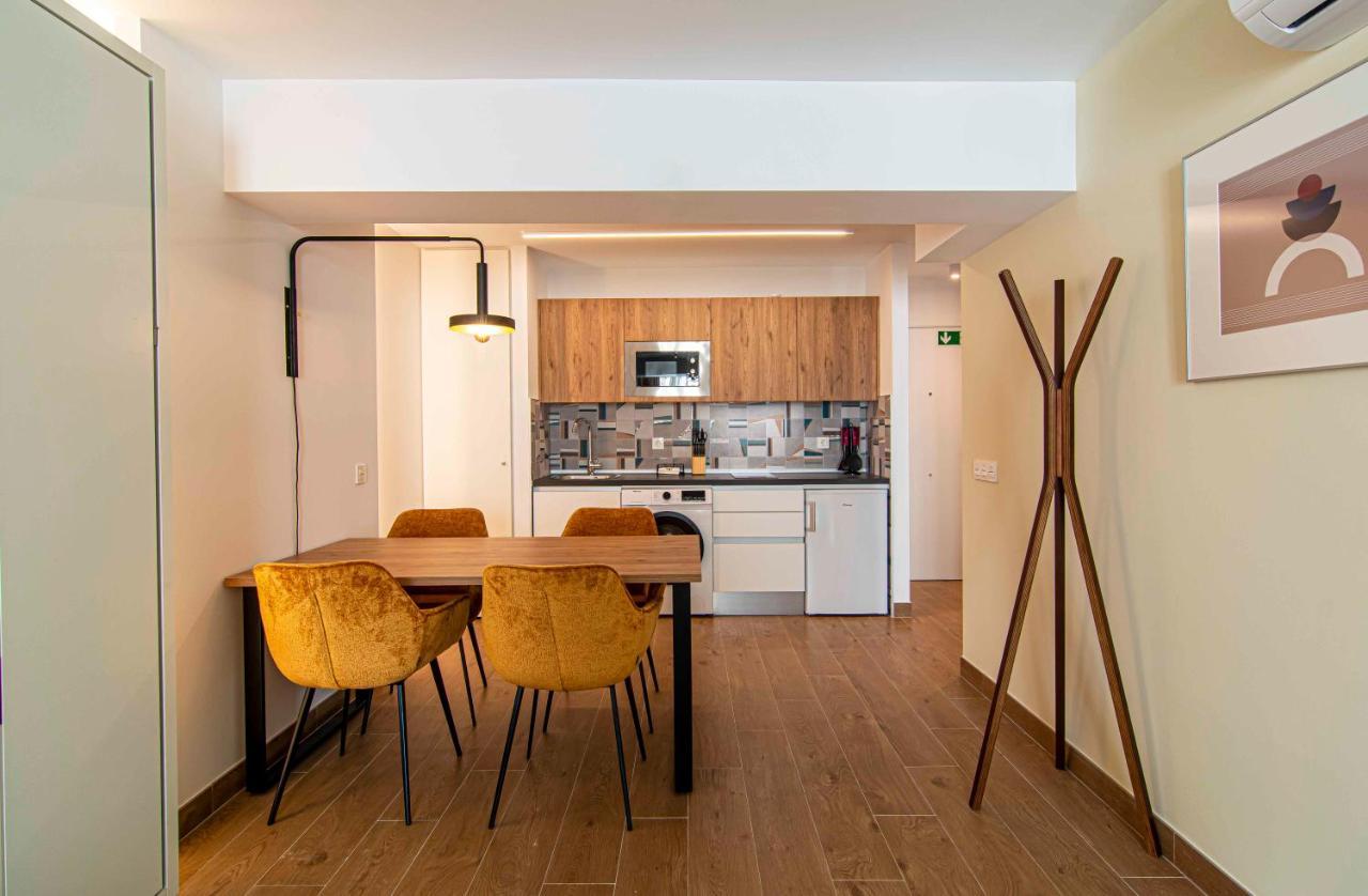 מאלגה Apartamentos 1 Abril מראה חיצוני תמונה
