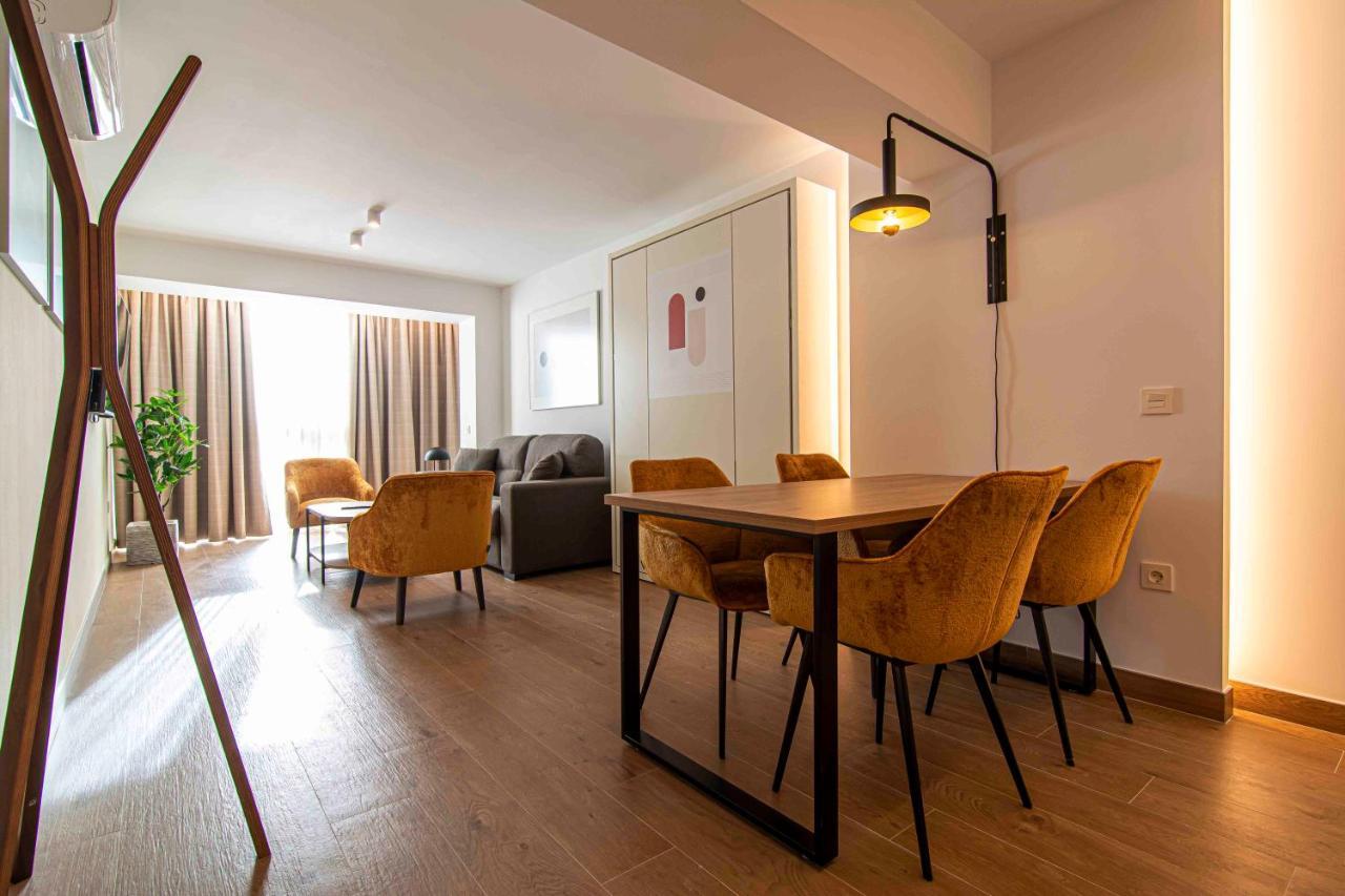 מאלגה Apartamentos 1 Abril מראה חיצוני תמונה