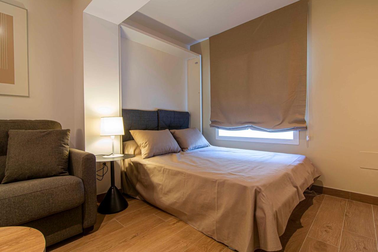 מאלגה Apartamentos 1 Abril מראה חיצוני תמונה