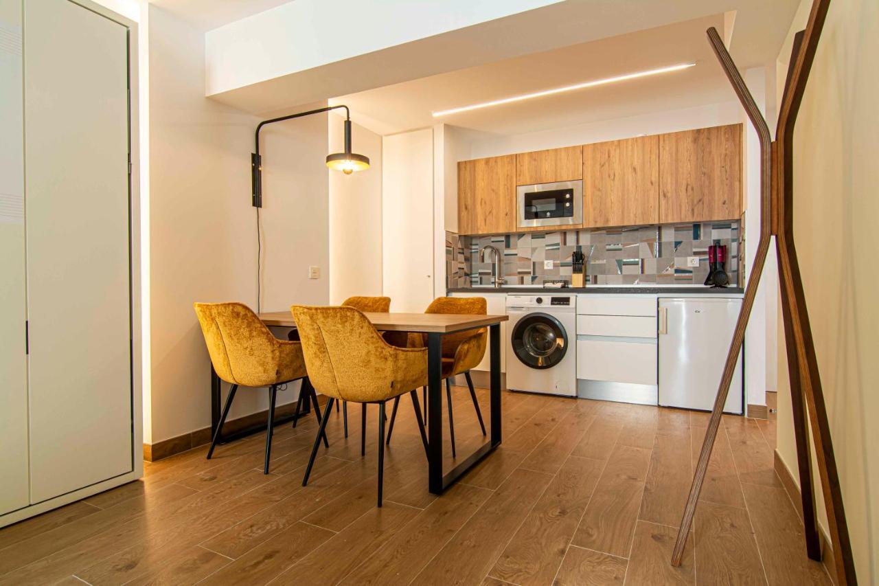 מאלגה Apartamentos 1 Abril מראה חיצוני תמונה